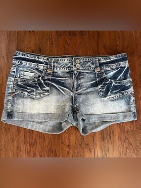 Vintage Women’s Truce Low Rise Denim Shorts Y2K